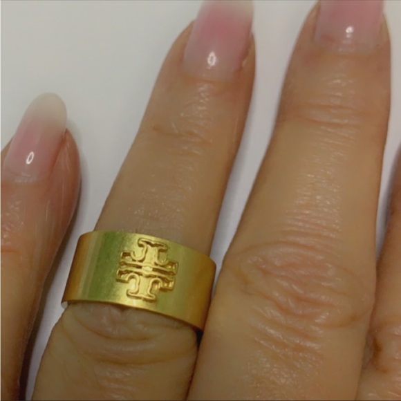 Tory Burch Britten style wide Ring - Picture 2 of 7